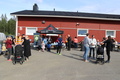 Avointen ovien päivä Sakatti 26082023. Seniorit grillasivat makkaroita liki 250 kpl, kahvit, tee, mehua ja leivonnaisia.
Kuva MaMiLe