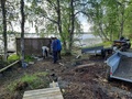 Seniorit talkoilee Malalammella 3.6.2024, rantapolulla ja laiturilla. Kuvat Matti ja Markku Lehtinen